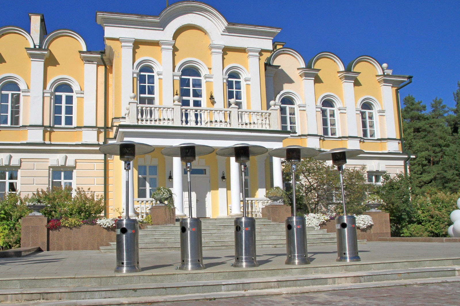 Аренда уличных газовых обогревателей